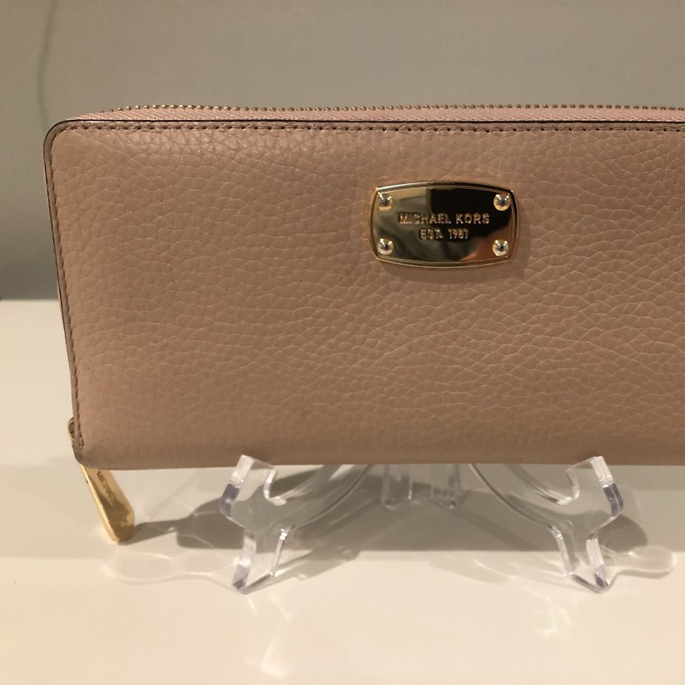 Michael Kors Zip Around Wallet (Blush Color)